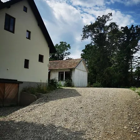 Cosy Living In Nature Homestay
